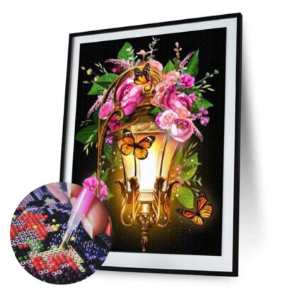 Loov_Disain_Teemant_Mosaiik_teemantpusle_Latern_lilledes_30x40cm